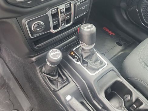Used 2021 Jeep Wrangler Unlimited Sport w/ Sun And Sound Package AWD/4WD image 16