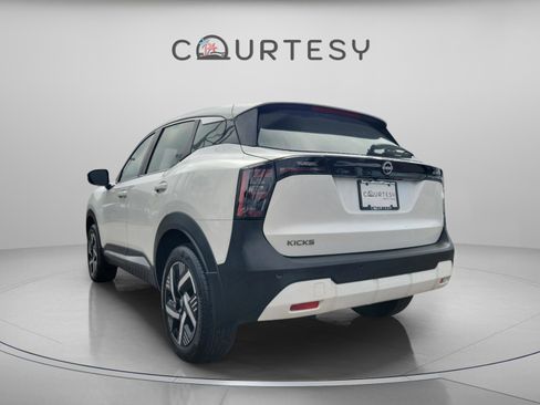 Certified 2025 Nissan Kicks SV image 5