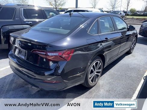 Used 2024 Volkswagen Jetta Sport image 3