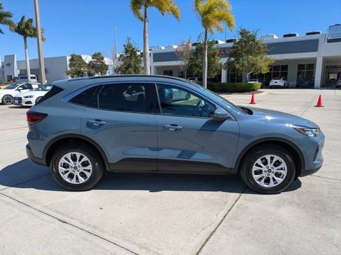 Certified 2023 Ford Escape Active w/ Tech Pack #2 image 3