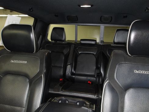 Used 2021 RAM 1500 Laramie w/ Sport Appearance Package AWD/4WD image 8