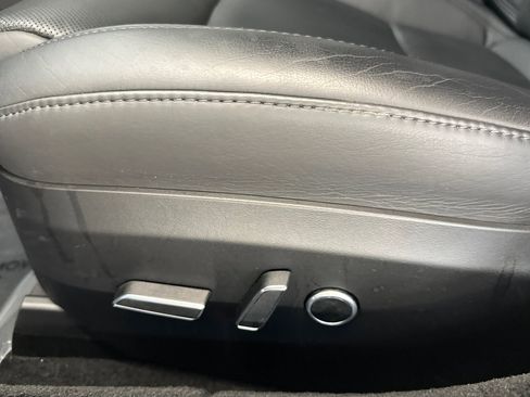 Used 2022 Tesla Model S AWD image 13