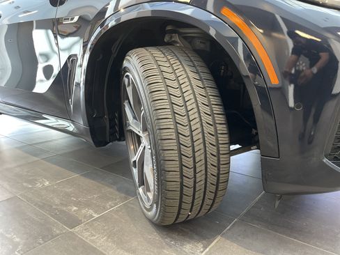 Used 2022 BMW X5 xDrive45e w/ M Sport Package image 13