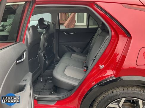 Used 2024 Kia Niro EX Touring image 24