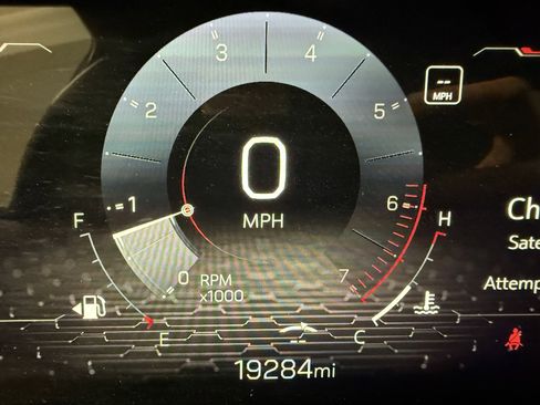 Used 2025 GMC Acadia Elevation image 19