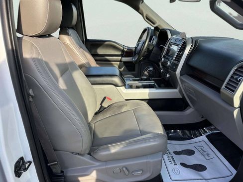 Used 2015 Ford F150 Lariat w/ Equipment Group 502A Luxury AWD/4WD image 18