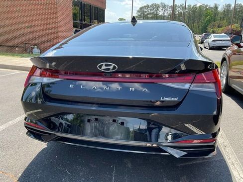 Used 2023 Hyundai Elantra Limited FWD image 4