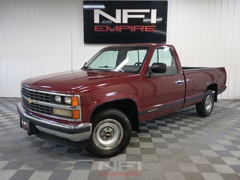 Used 1988 Chevrolet Silverado 2500 2WD Regular Cab image 1