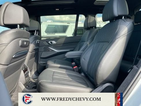 Used 2025 BMW X7 M60i AWD/4WD image 24