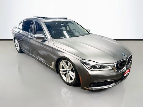 Used 2016 BMW 750i xDrive image 3