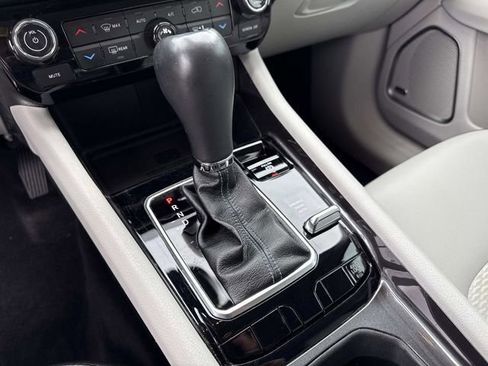 Used 2022 Jeep Compass Latitude w/ Sun and Sound Group image 30