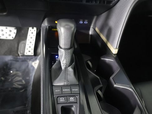 Used 2025 Toyota Camry SE image 42