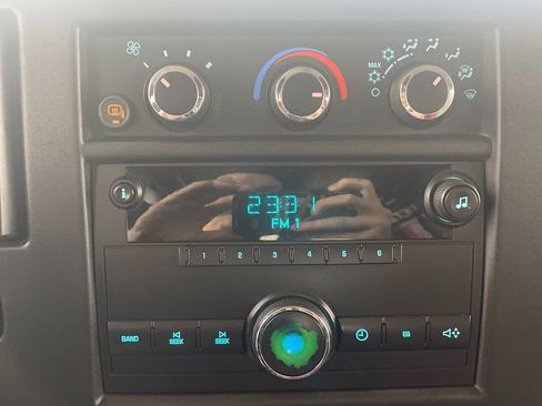 Used 2009 Chevrolet Express 1500 RWD image 20