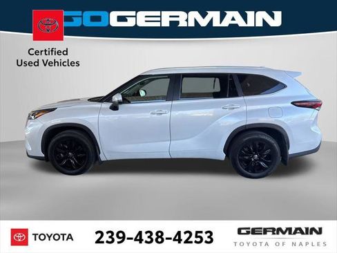 Certified 2025 Toyota Highlander XLE image 3