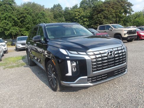 Used 2023 Hyundai Palisade Calligraphy image 1
