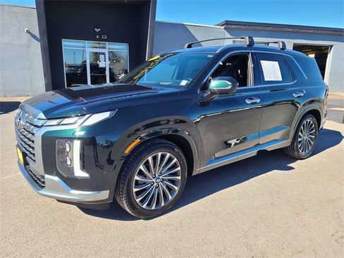 Used 2023 Hyundai Palisade Calligraphy image 2