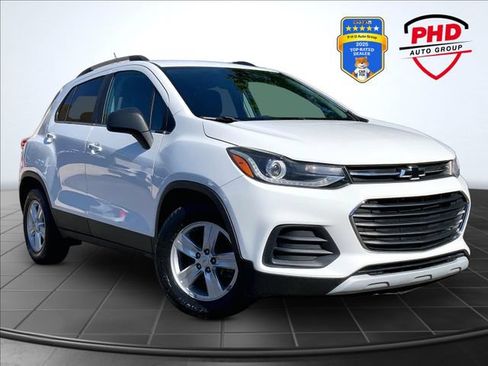Used 2020 Chevrolet Trax LT w/ LT Convenience Package FWD image 1