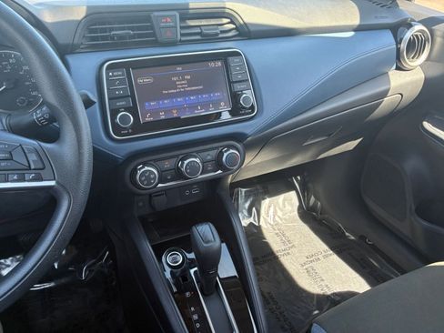 Used 2025 Nissan Versa SV FWD image 17