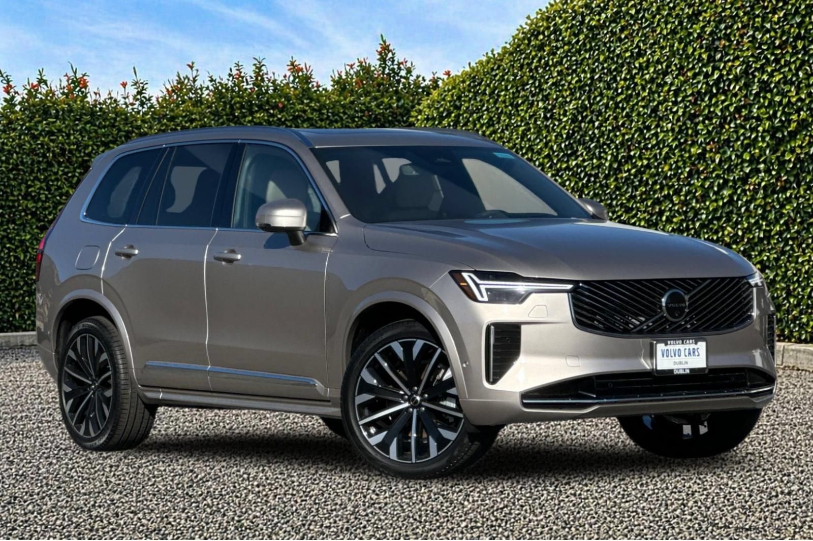 New 2026 Volvo XC90 B5 Ultra w/ Protection Package Premier AWD/4WD image 8