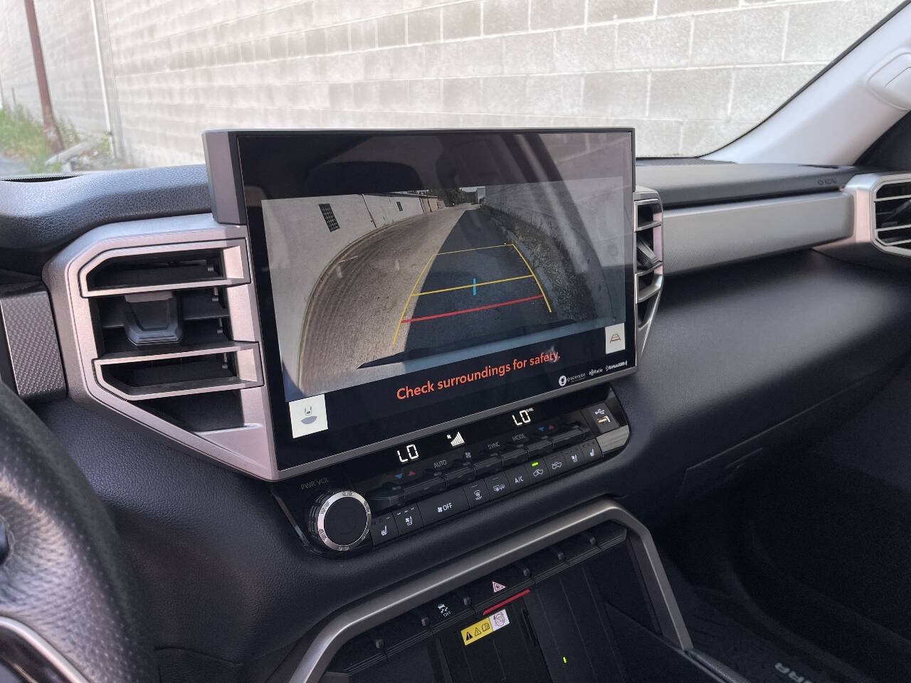 Used 2022 Toyota Tundra Limited AWD/4WD image 18