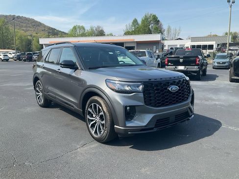New 2026 Ford Explorer ST-Line RWD image 3