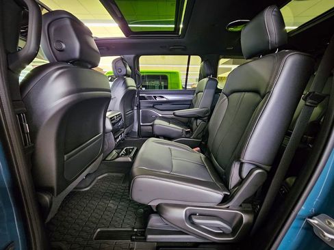 New 2026 Jeep Grand Wagoneer 4WD image 38