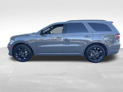 Used 2024 Dodge Durango SXT w/ SXT Blacktop Group RWD image 2