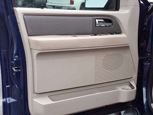 Used 2012 Ford Expedition EL XLT image 12