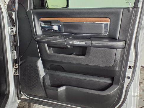 Used 2018 RAM 1500 Laramie RWD image 8