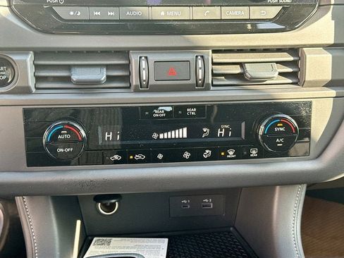 New 2025 Nissan Pathfinder S image 17