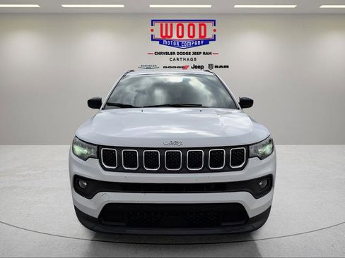 Used 2024 Jeep Compass Latitude AWD/4WD image 8