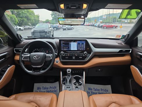 Used 2021 Toyota Highlander Platinum AWD/4WD image 15