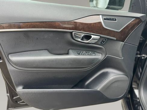 Used 2016 Volvo XC90 T5 Momentum image 9