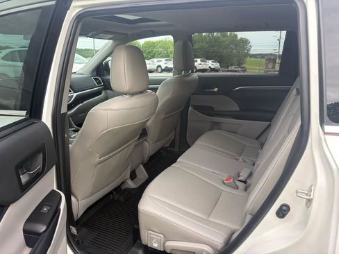Used 2019 Toyota Highlander Limited AWD/4WD image 23