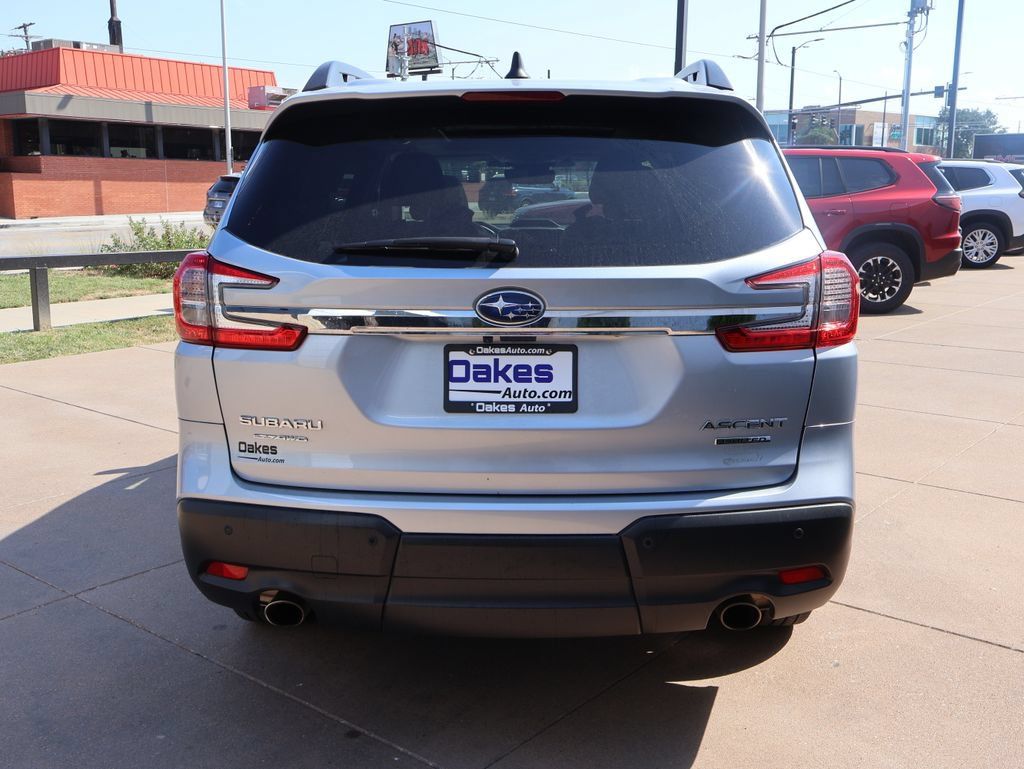 Used 2023 Subaru Ascent Limited w/ Technology Package AWD/4WD image 4