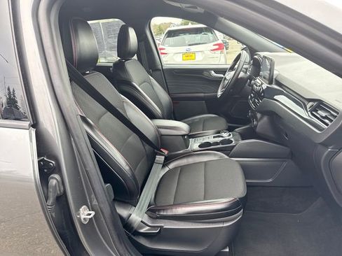 Used 2025 Ford Escape ST-Line image 9