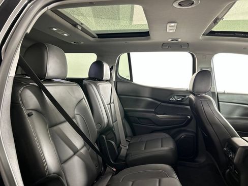 Used 2023 GMC Acadia SLT w/ Technology Package FWD image 30