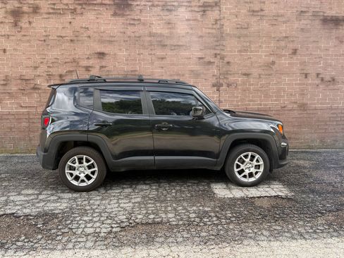 Used 2021 Jeep Renegade Latitude AWD/4WD image 6