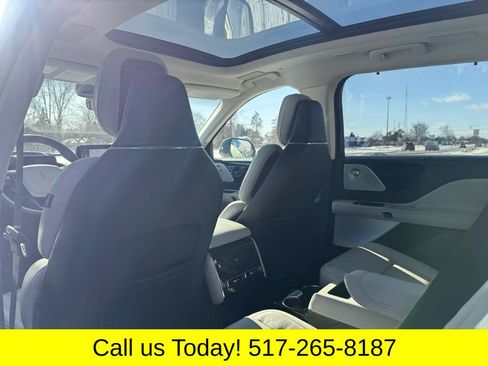 Used 2025 Lincoln Aviator Reserve w/ Equipment Group 201A AWD/4WD image 19