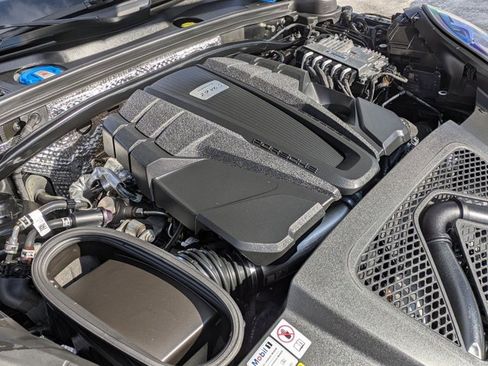 Used 2023 Porsche Macan S image 24