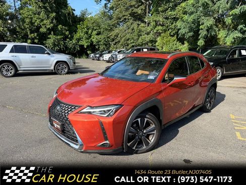 Used 2019 Lexus UX 200 w/ Premium Package FWD image 1
