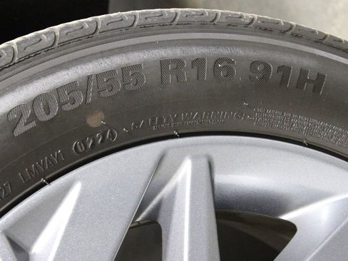 Used 2024 Hyundai Elantra SEL image 39