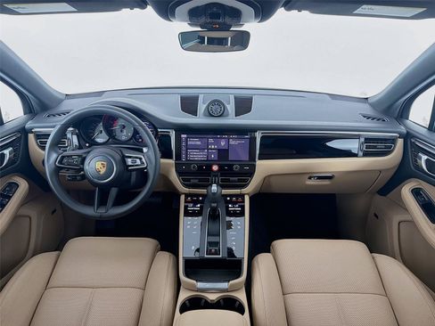 Certified 2026 Porsche Macan AWD/4WD image 16