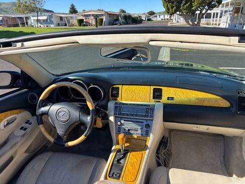 Used 2002 Lexus SC 430 Convertible image 3