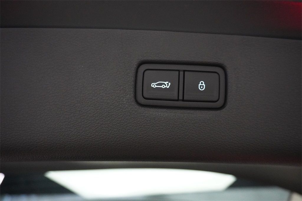 Certified 2025 Genesis GV80 2.5T Select AWD/4WD image 26