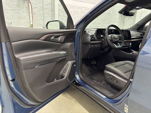 New 2026 Chevrolet Traverse High Country w/ LPO, Floor Liner Package image 12