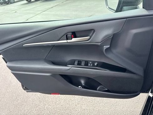 Used 2025 Toyota Camry SE FWD image 15