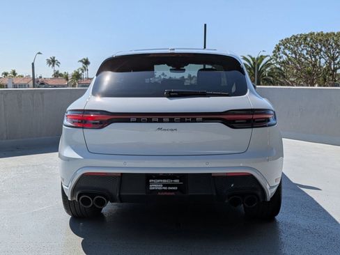 Certified 2024 Porsche Macan image 10