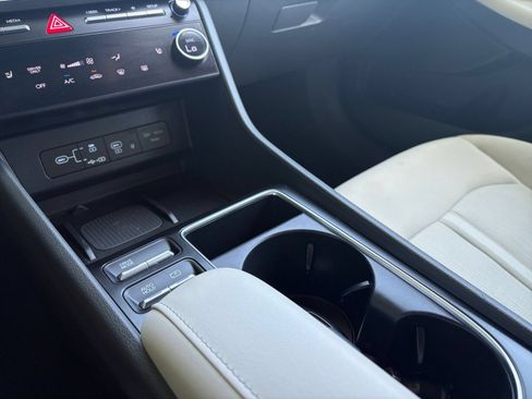 Used 2025 Hyundai Sonata SEL FWD image 41