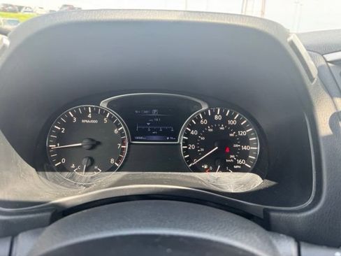 Used 2017 Nissan Pathfinder SV AWD/4WD image 19